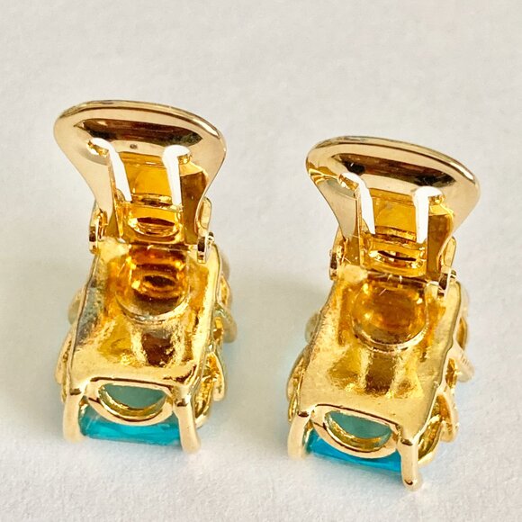 Vintage Aqua Blue Glass Clip On Earrings Jeweled Cut Gold Plated Huggie 70's USA - Picture 7 of 10